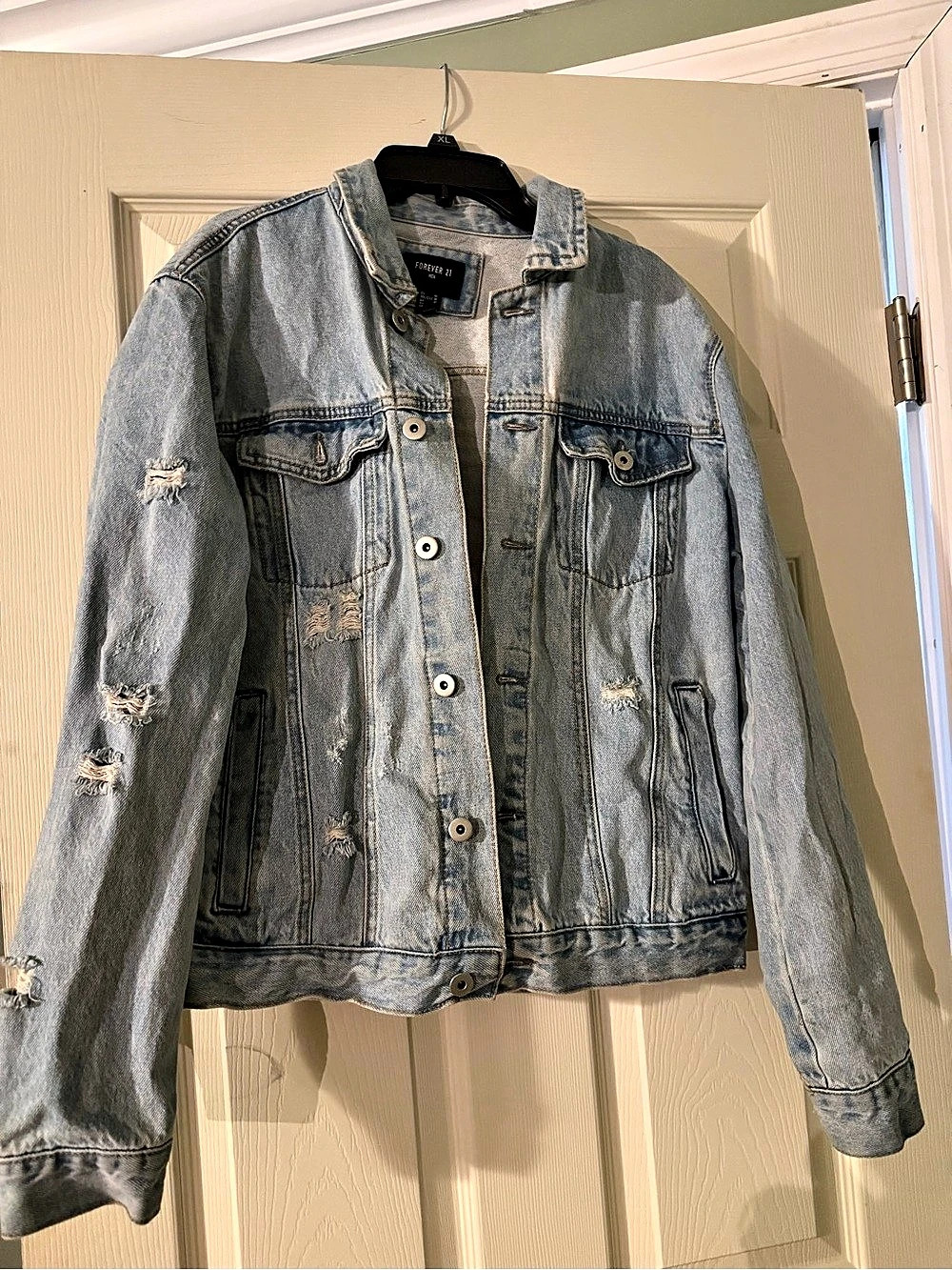 Forever 21 Distressed Denim Jacket in Blue Size Medium